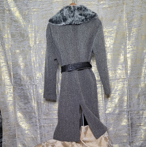 GUESS coat with removable fur collar size 6 - Picture 3 of 9